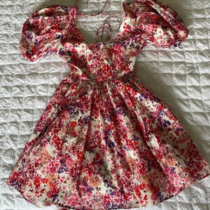 Fame and Partners floral puff sleeve mini dress